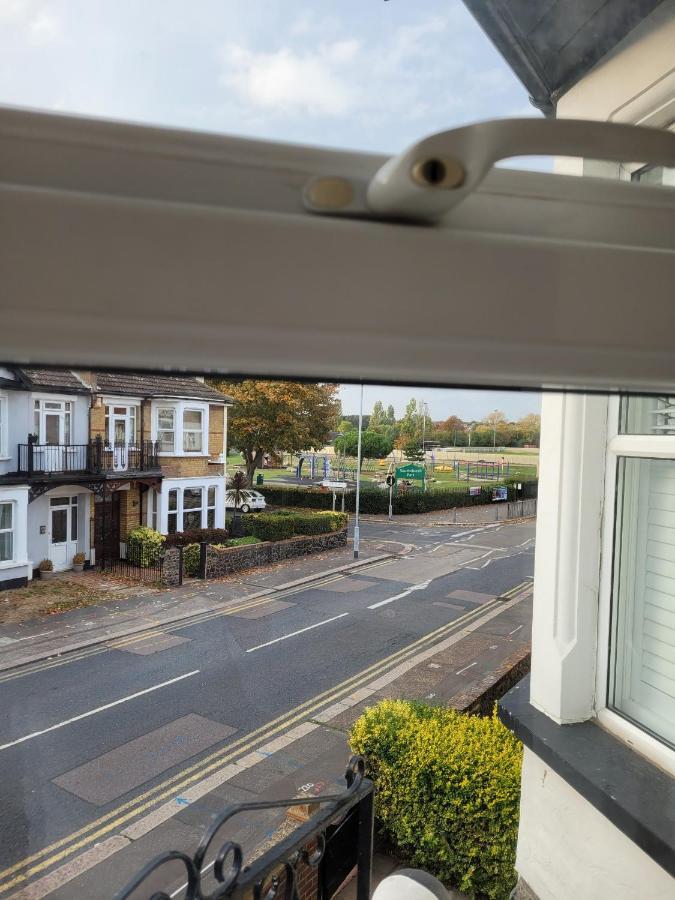 Edelweiss Guest House Southend-on-Sea Bagian luar foto